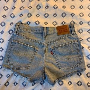 Light wash Levi’s 501 shorts